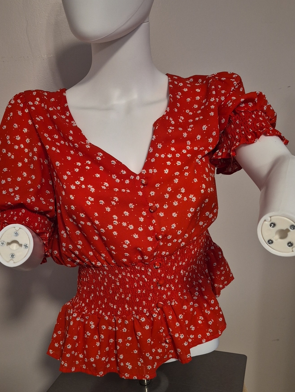 Source Unknown Red Floral Puff-Sleeve Smocked Peplum Top